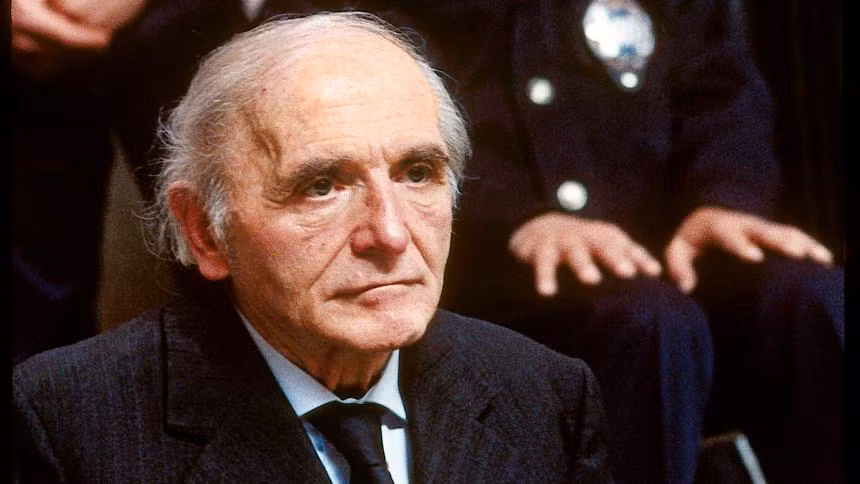 Khi phát xít Đức bại trận trong Thế chiến 2, "gã đồ tể Lyon" Klaus Barbie bỏ trốn khỏi Đức. Phải đến năm 1987, Klaus Barbie mới phải trả giá cho tội ác đã gây ra.