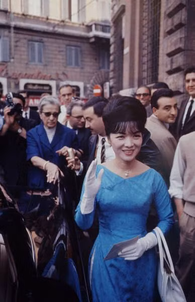 Những năm tháng cuối đời, bà Trần Lệ Xuân sống kín tiếng ở Pháp trong một căn hộ gần trung tâm Paris và chưa bao giờ trở về Việt Nam kể từ năm 1963. Vào ngày 24/4/2011, bà Trần Lệ Xuân qua đời tại một bệnh viện ở Rome. Khi ấy, bà 87 tuổi.