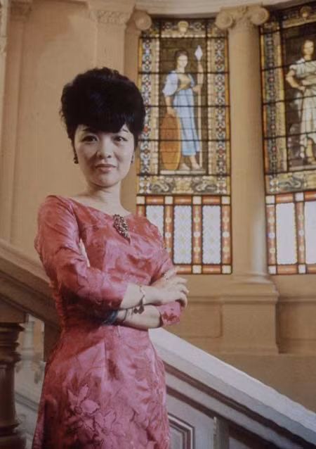 Cuộc sống của bà Trần Lệ Xuân lại khó khăn, đau buồn hơn khi người con gái đầu của bà là Ngô Đình Lệ Thủy qua đời năm 1967 trong một tai nạn xe hơi.