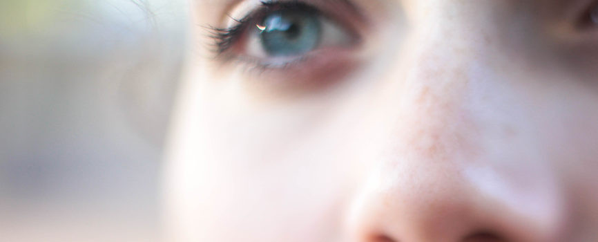 Ngay bản thân người ngủ không nhắm mắt cũng không hề nhận biết được bản thân có thói quen ngủ đặc biệt như vậy.