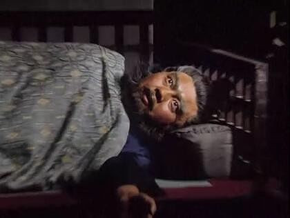 Trong số này nổi tiếng là câu chuyện về người anh hùng Trương Phi trong Tam Quốc Diễn Nghĩa có khả năng đặc biệt là ngủ mở mắt.