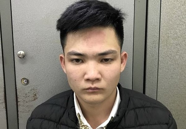 Bat giu hai doi tuong lua mua xe Lexus bang tien am phu, sau do xin lai thu roi phong xe mat hut-Hinh-2