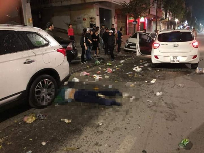 Nu lao cong bi oto dam tu vong khi dang quet rac ngoai duong