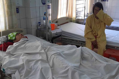 Dau dan no tung khi cua, 2 nguoi chet tai cho