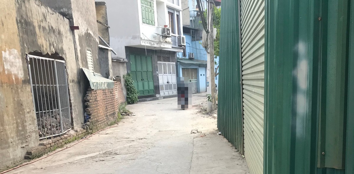 Bước đầu, trao đổi với PV Kiến Thức một cán bộ thuộc Tổ Quản lý trật tự xây dựng và đô thị phường Khương Đình xác nhận khu vực mà người dân đã phản ánh đúng là đất nông nghiệp. Tuy nhiên thời gian gần đây không có một trường hợp nào xây dựng mới trên đất nông nghiệp.