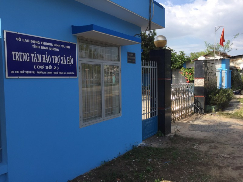 Cong an Binh Duong thong tin vu bao ve Trung tam Bao tro xa hoi bi to hiep dam