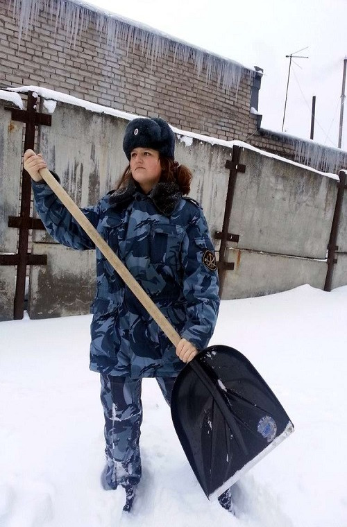 Các nữ quản giáo của FSIN hầu như đều phải thực hiện mọi công việc mà một quản giáo nam phải làm.