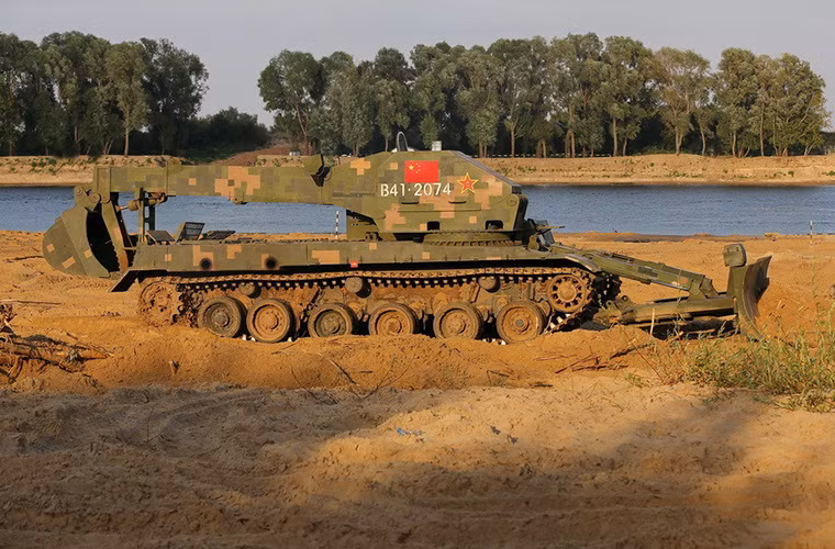 Cận cảnh chiếc GCZ-112 khi nhìn từ bên hông.