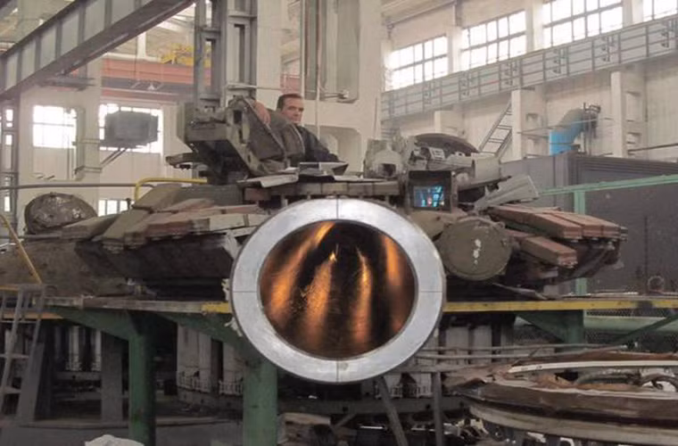 Trong bối cảnh chiến sự tiếp tục leo thang ở miền Đông Ukraine hiện tại, Quân đội Ukraine cần tới một số lượng lớn xe tăng chiến đấu mới trong khi số lượng xe tăng của nước này sụt giảm nghiêm trọng kể từ sau khi xảy ra xung đột.