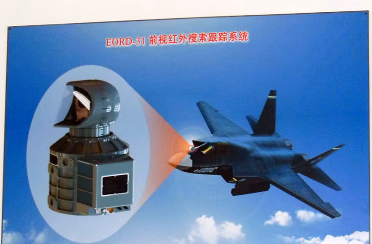 Bức ảnh quảng cáo của A-Star cho biết, EORD-31 có thể tích hợp trên tiêm kích tàng hình J-31.