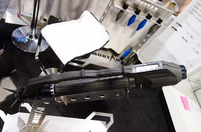 Súng cối siêu nhẹ iMortar và đạn của công ty công nghệ DSG được trưng bày tại SOFIC，Special Operations Industry Conferenc.