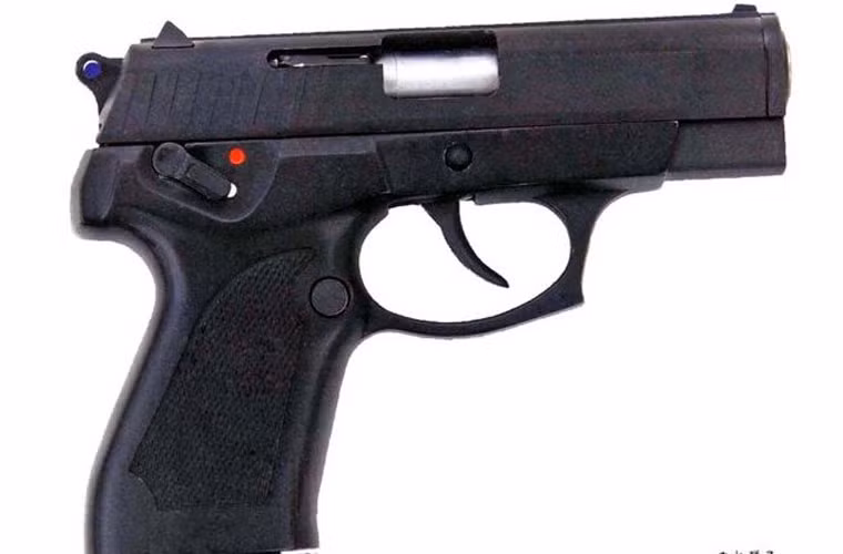 Súng lục CF07 sử dụng kiểu khóa nòng bán tự động của khóa quán tính. Phía trên nòng súng có một thước ngắm cố định.