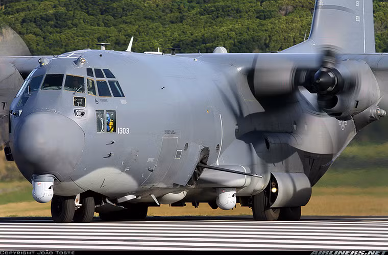 37 chiếc cường kích AC-130J sẽ được bổ sung cho phi đội gồm 17 chiếc AC-130U đang được AFSOC sử dụng và sẽ chính thức nghỉ hưu vào năm 2021. Bên cạnh đó Bộ chỉ huy Tác chiến đặc biệt thuộc Không quân Mỹ còn đang dự định cho hoạt động lại những chiếc AC-130W Stinger II với biến thể nâng cấp đặc biệt sau khi những chiếc AC-130J đã đi vào hoạt động.
