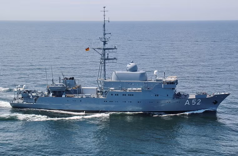 Tàu trinh sát điện tử lớp Type 423 Oste của Hải quân Đức cũng được điều động tham gia hỗ trợ tác chiến tại tập trận BALTOPS-2015.