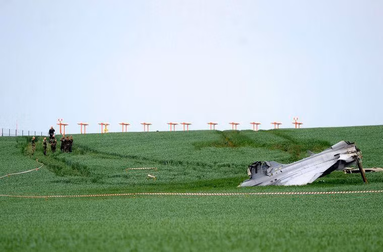 Sự cố xảy ra khi máy bay trên đang bay từ căn cứ không quân tại Hungary tới Caslaw để tham gia một cuộc diễn tập quân sự chung “Lion Effort 2015”. Các cơ quan chức năng hai nước đang tiến hành điều tra nguyên nhân của vụ tai nạn.