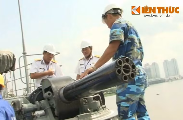 Viet Nam co nen mua ten lua Sosna cho tau chien Molniya?-Hinh-2