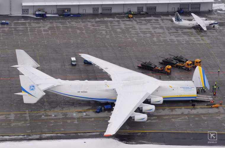 Theo một số nguồn tin, 4 xe tăng T-72A này được bàn giao cho Quân đội Nigeria. Tổng cộng, nước này đã mua 16 xe tăng T-72A đã qua sử dụng từ Czech, và đây là lô bàn giao đầu tiên.