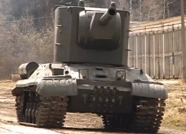 Khiep hai “lo cot thep” KV-2 cua Hong quan Lien Xo