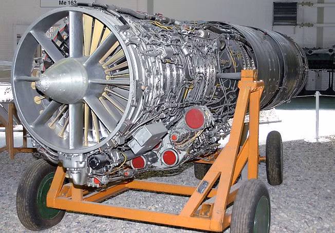 Ho so chi tiet qua trinh phat trien may bay Su-17/22 (3)-Hinh-4