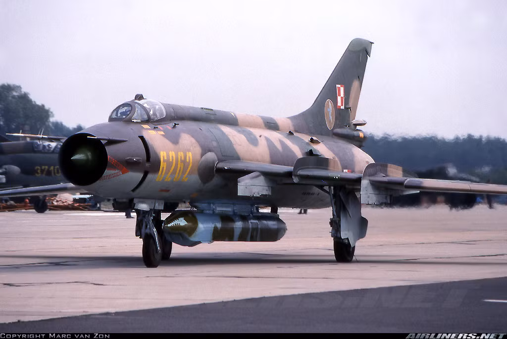 Ho so chi tiet qua trinh phat trien may bay Su-17/22 (3)-Hinh-10