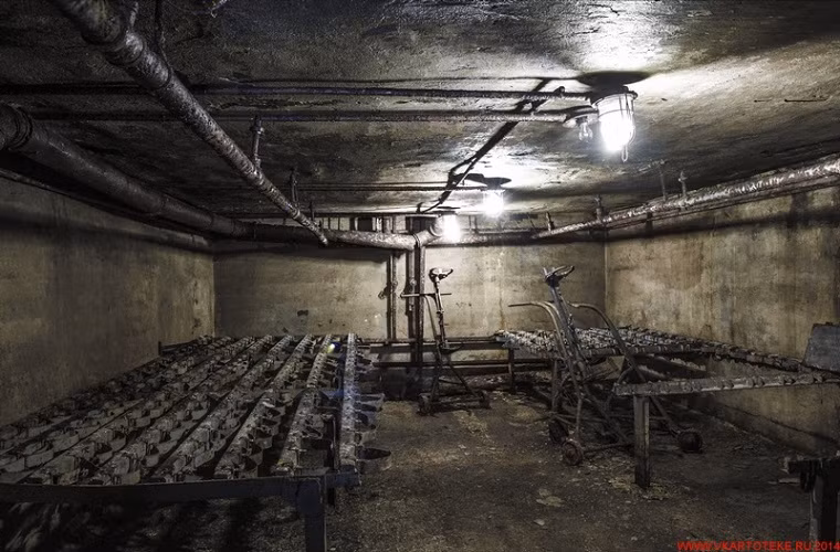 Bên trong kho chứa bom chống ngầm của RBU-6000.