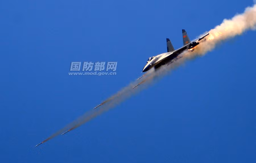 Cuộc tập trận nhằm mục đích nâng cao khả năng tác chiến, tiêu diệt mục tiêu dưới đất liền của phi đội J-11 trong điều kiện độ cao và địa hình phức tạp.