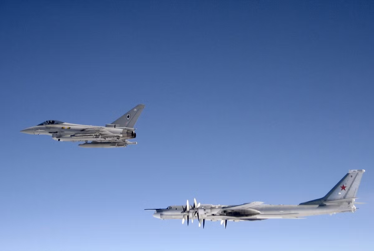 Chau Au khiep so truoc oanh tac co Tu-95 Nga