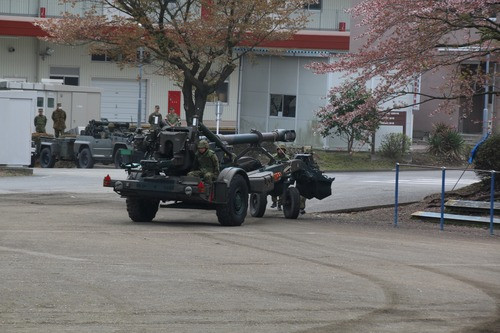 Cuộc diễn tập còn huy động cả các đơn vị pháo cơ động FH70.