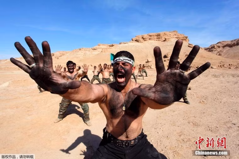 Tuy nhiên, để được nhận chính thức vào Quân đội Iraq, các thanh niên này phải trải qua rất nhiều bài luyện tập khắc nghiệt.