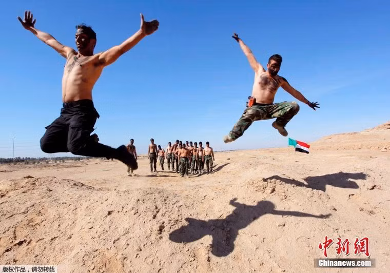 Những bài tập như thế này sẽ trang bị cho các binh sĩ Quân đội Iraq các kỹ năng tác chiến điêu luyện để có thể đương đầu với đội quân lợi hại của IS.