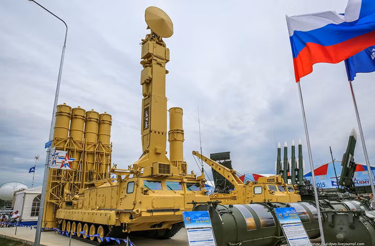 Ngam he thong phong thu ten lua Antey-2500 sieu khung cua Nga