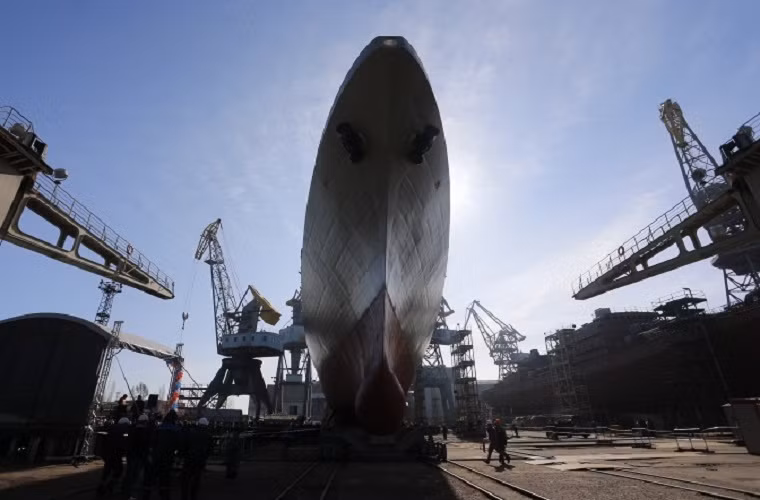 Hải quân Nga cũng được tái trang bị với các tàu khu trục hạm Đô đốc Grigorovich.