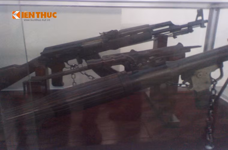 Ak-47 và súng phóng lựu chống tăng B-41 là một trong những vũ khí chiến đấu cơ bản được trang bị cho các đơn vị Bộ đội chủ lực Quân khu 5 trong giai đoạn kháng chiến chống Mỹ.