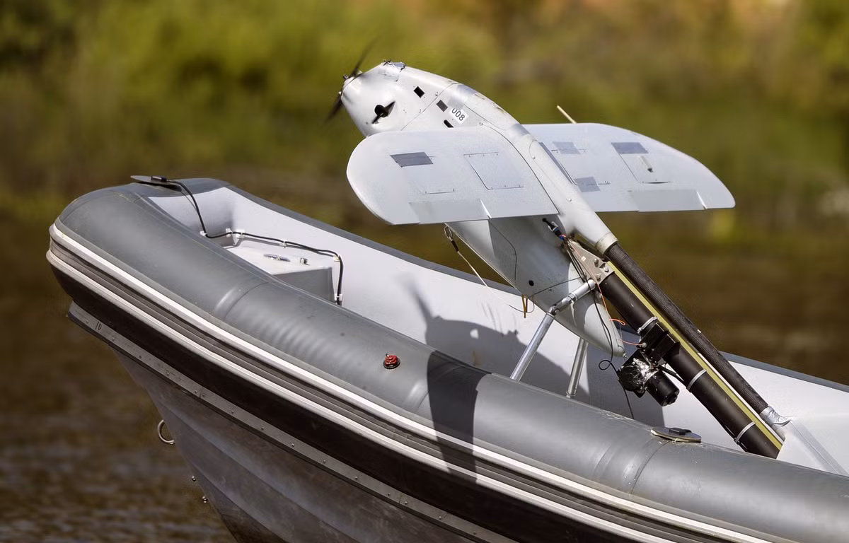 Nha san xuat AK-47 lan san linh vuc dong tau chien-Hinh-2