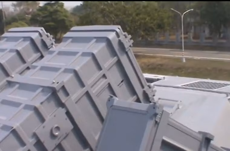 “Át chủ bài” của tàu là 16 tên lửa hành trình chống hạm gồm 8 tên lửa siêu âm Hùng Phong 3 được thiết kế chuyên để phá hủy tàu sân bay và 8 tên lửa cận âm Hùng Phong 2.