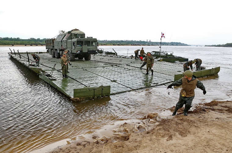 Dù việc có thiết kế phức tạp nhưng việc triển khai một tổ hợp 15M69 MIOM lại không chiếm quá nhiều thời gian của một đơn vị tên lửa chiến lược.