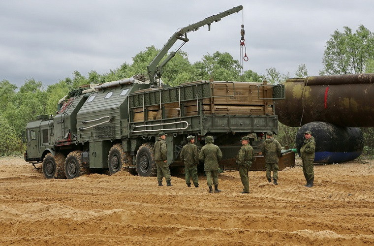 Việc triển khai một tổ hợp tên lửa đạn đạo giả đối với 15M69 MIOM chỉ mất khoảng thời gian rất ngắn nhờ phần lớn các công đoạn đều đã được cơ giới hóa.