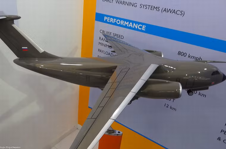 Máy bay được trang bị 2 động cơ phản lực PD-14M cho tốc độ bay khoảng 800km/h, tầm bay cực đại hơn 7.000km, tối đa tải trọng chỉ bay được hơn 3.000km.