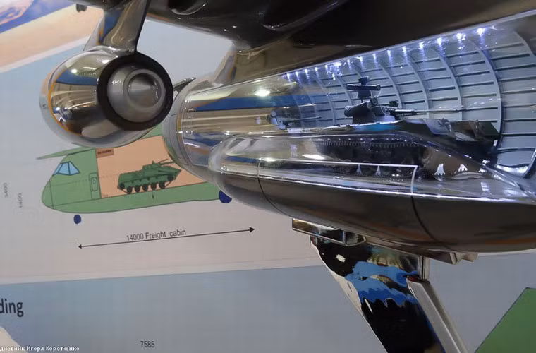 Thông qua các bản vẽ thiết kế mô hình máy bay vận tải MTA có thể thấy được kích thước khoang chở hàng của máy bay này dài khoảng 14m, cao 3,4m, rộng 3,45m. Khoang hàng này cho phép chở khoảng 20 tấn hàng hóa hoặc 70-150 lính dù.