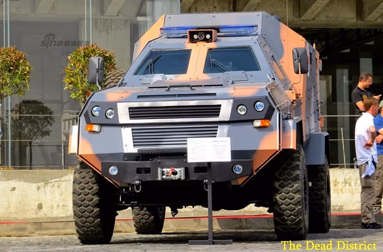 Ngoài biến thể hổ trợ hỏa lực chiến trường, Quân đội Gruzia còn giới thiệu một số biến thể khác của xe thiết giáp hạng nhẹ Didgori 1 4x4. Trong ảnh là biến thể xe bọc thép cứu thương chiến trường được phát triển từ Didgori 1.