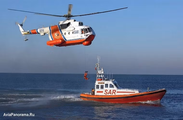 Một chiếc Mi-14 của Ba Lan tham gia hoạt động diễn tập cứu nạn trên biển.