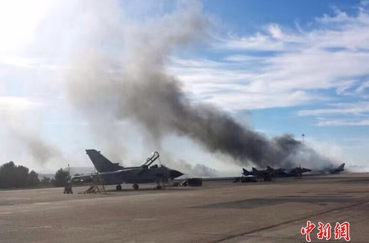 Chiếc F-16 rơi khi căn cứ này đang diễn ra cuộc tập trận của NATO cũng gây hư hỏng rất nhiều trang bị quân sự hiện đại.