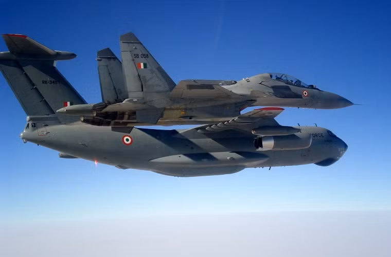 Dù còn nhiều nhược điểm nhưng Không quân Ấn Độ vẫn được đánh giá là một trong những lực lượng không quân lớn nhất thế giới và khu vực châu Á, với quy mô mở rộng ngày càng tăng theo từng năm một phần là do sức ép quân sự từ phía Trung Quốc và Pakistan.