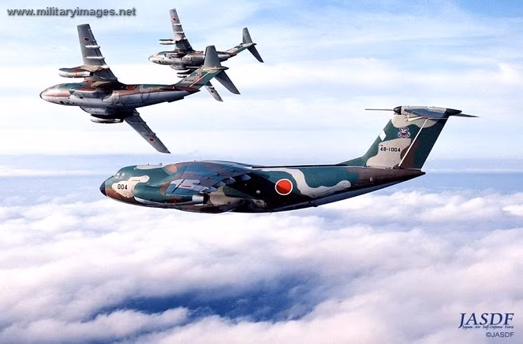 Lực lượng Phòng vệ Trên không Nhật Bản cũng xây dựng cho mình các chương trình phát triển lực lượng không quân đầy tham vọng nhưng vẫn nằm trong khuôn khổ hiến pháp của nước này như chương trình phát dòng máy bay vận tải quân sự Kawasaki C-1 và C-2, chương trình máy bay tiêm kích F-2 hợp tác với Mỹ và gần đây nhất là chương trình phát triển máy bay chiến đấu tàng hình thế hệ thứ 5 ATD-X. Điều này càng nói lên sức mạnh to lớn của JASDF dù bị hạn chế nhiều mặt.