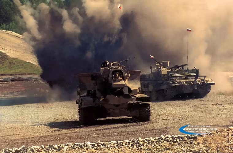 Điểm đặc biệt của BMR-3MA là việc nó được trang bị hai càng quét mìn gắn liền với hai trục cán bằng thép. Các trục này được thiết kế để kích nổ mìn hay vật cản nổ sử dụng nguyên lý đè nổ khi trục cán chèn qua chúng. Quá trình kích nổ khá đơn giản và hoàn toàn không làm ảnh hưởng đến càng quét mìn nhờ thiết kế đặc biệt của nó.