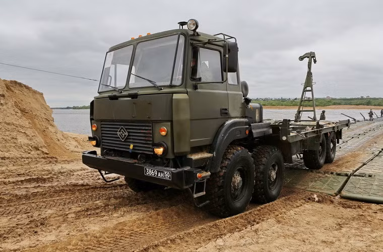 Cận cảnh một chiếc Ural-53236 của Công binh Nga.