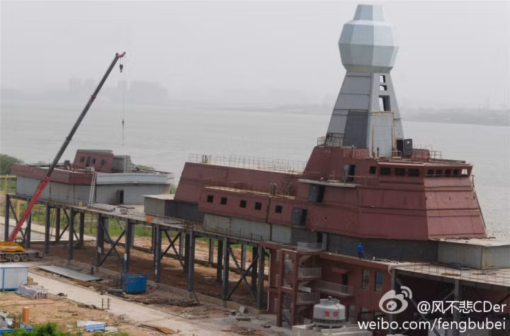 Doan dinh thong so sieu ham Type 055 Trung Quoc