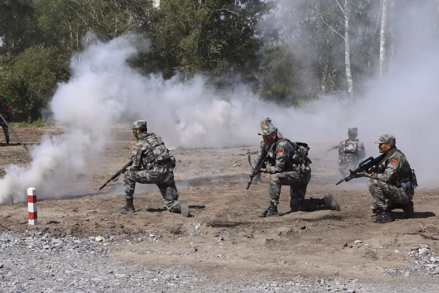 Tình huống giả định tấn công kẻ địch của lính trinh sát Trung Quốc.