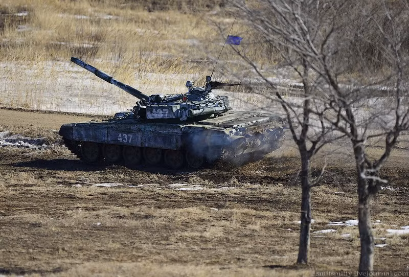 Mỗi xe tăng sẽ có hai đợt bắn để hạ gục các mục tiêu. Trong trường hợp trượt mục tiêu thì xe tăng đó sẽ bị phạt chậm hơn 500 m trên đường đua và 10 giây thời gian vượt trướng ngại vật.