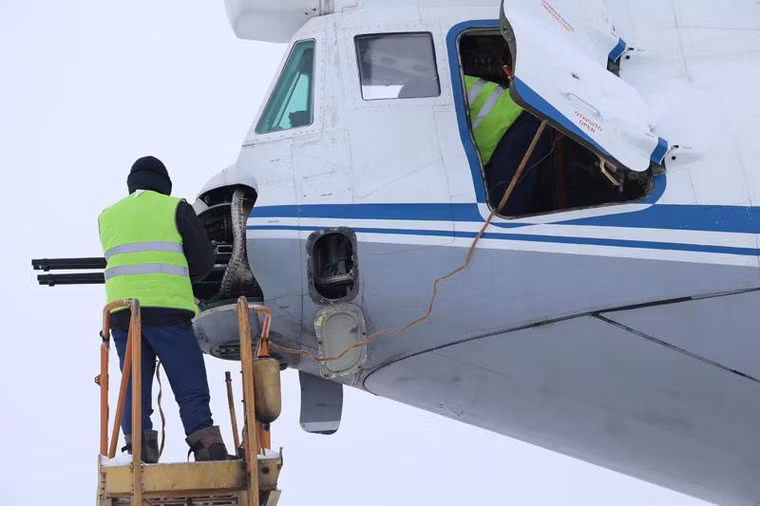 Không chỉ được lắp bom, biến thể máy bay vận tải Il-76MD còn được gắn cả pháo nòng đôi GSH-23L 23 mm ở đuôi.